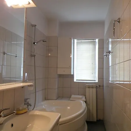 Apartment Suites *